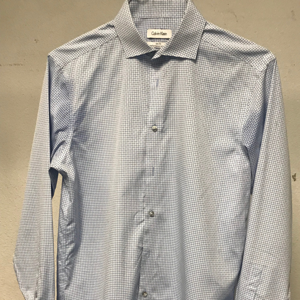 Calvin Klein men's dress shirt. Size 15.5 x 32/33